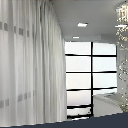 Square Hotel