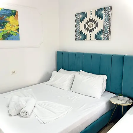 Square Hotel 3*