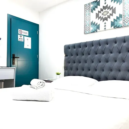Square Hotel 3*