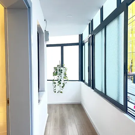 Square Hotel