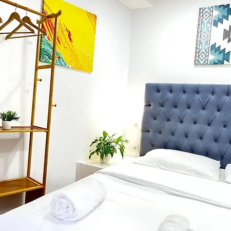 Square Hotel 3*