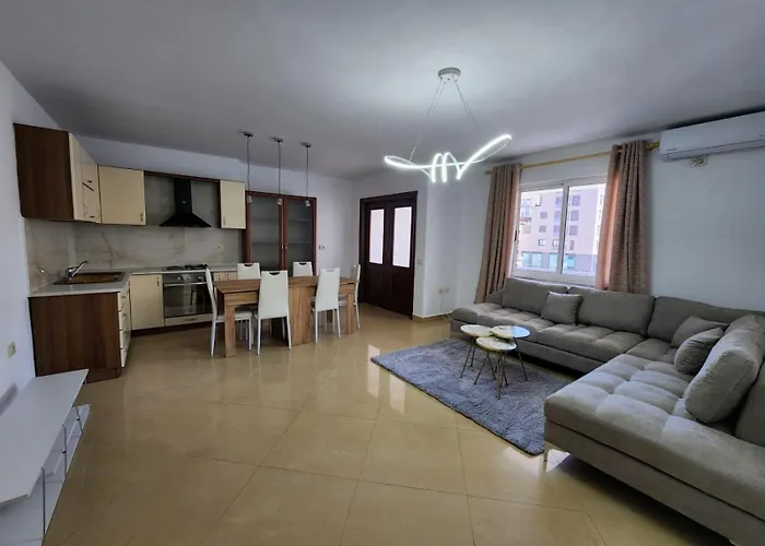 Square מלון טיראנה